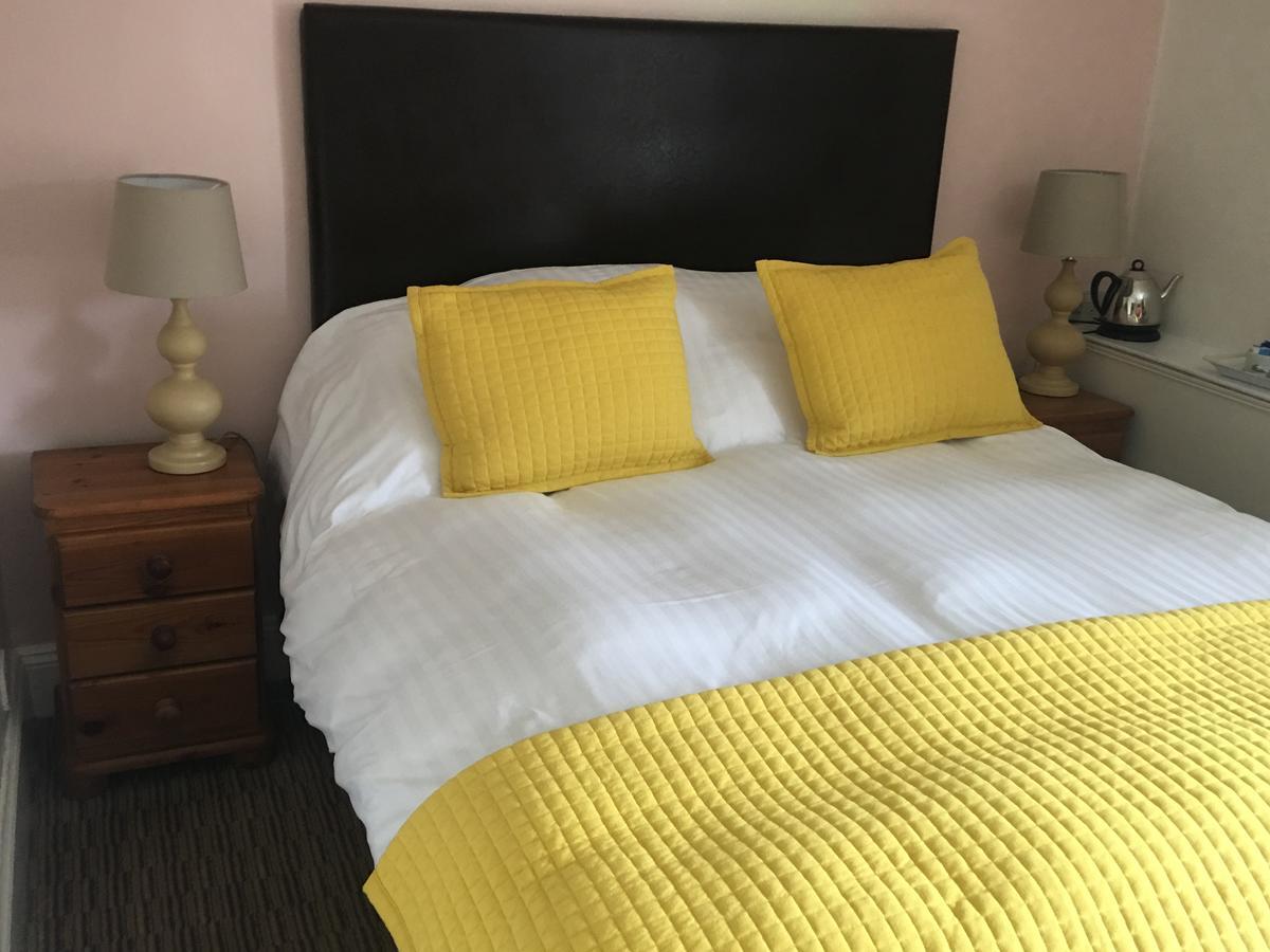 Winston Manor Guesthouse Rooms Churchill  Bagian luar foto