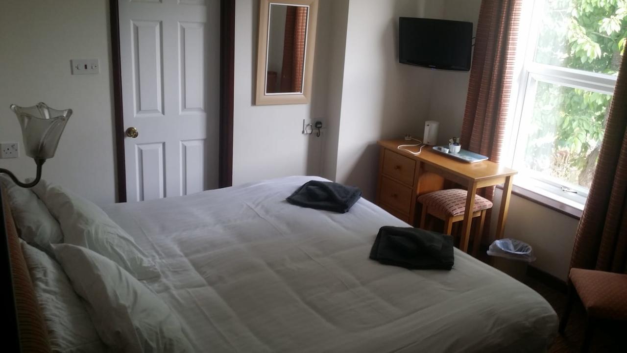 Winston Manor Guesthouse Rooms Churchill  Bagian luar foto