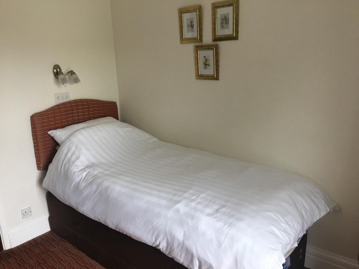 Winston Manor Guesthouse Rooms Churchill  Bagian luar foto