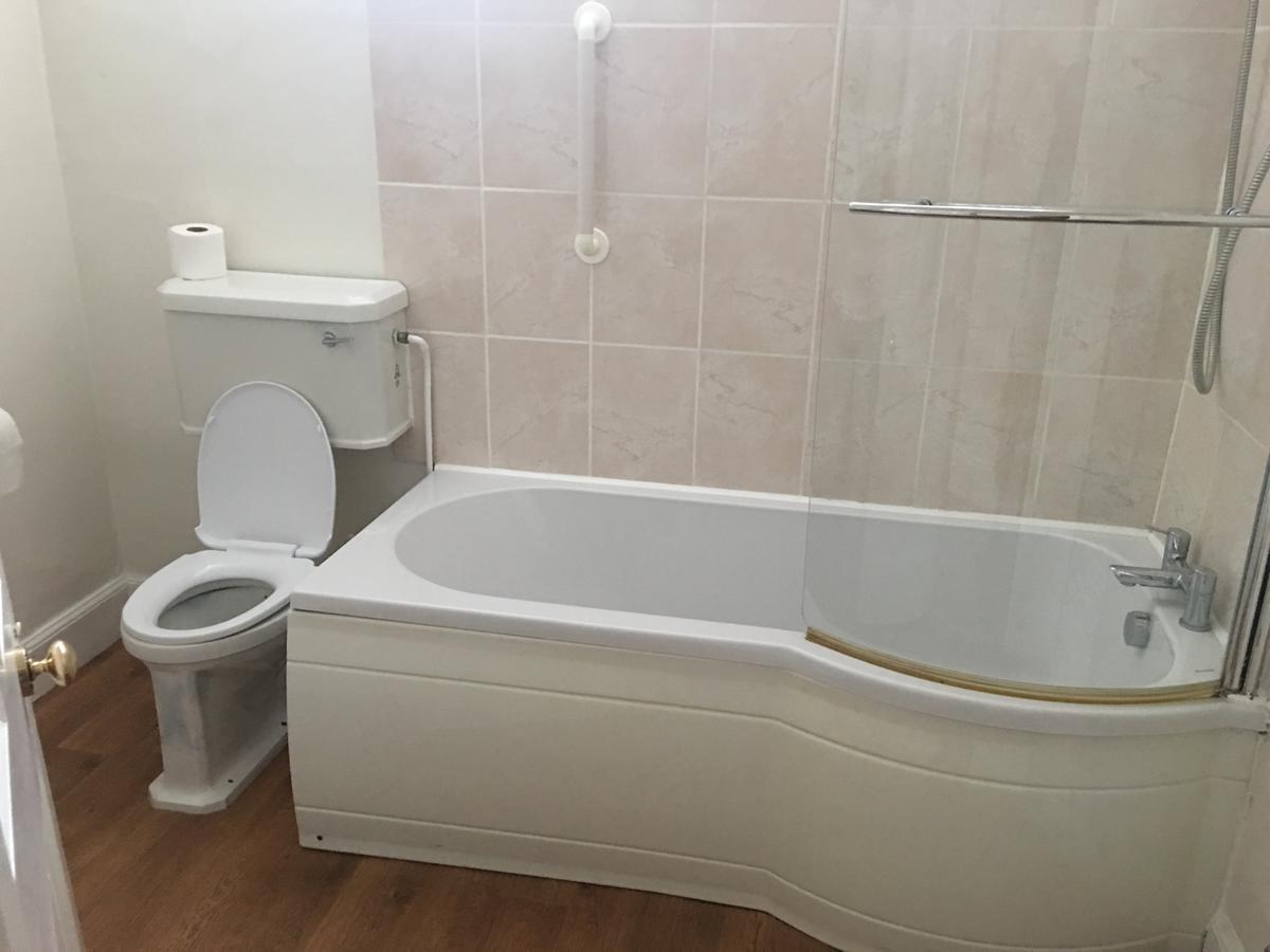 Winston Manor Guesthouse Rooms Churchill  Bagian luar foto