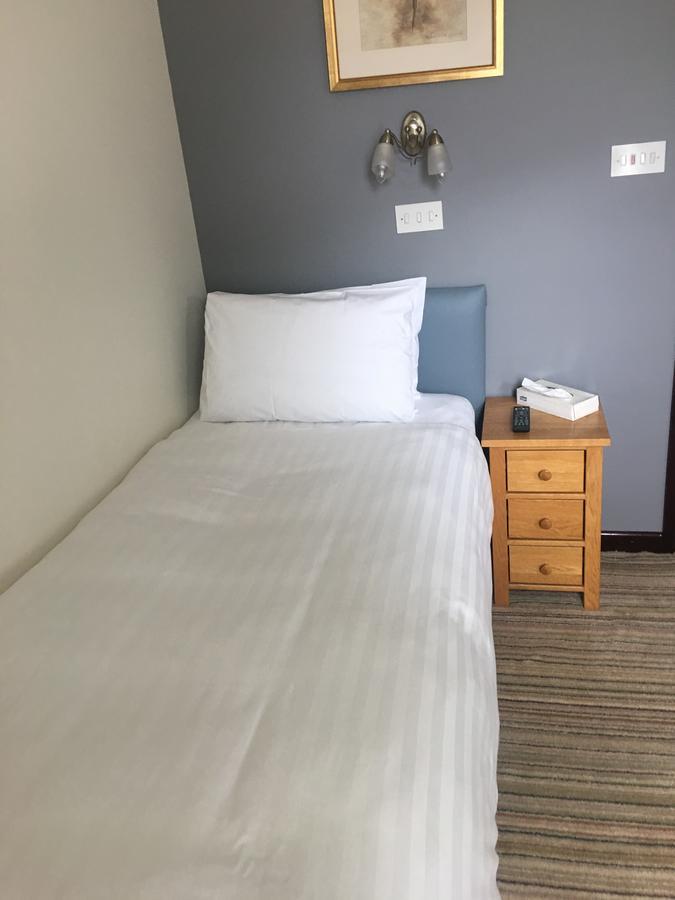 Winston Manor Guesthouse Rooms Churchill  Bagian luar foto