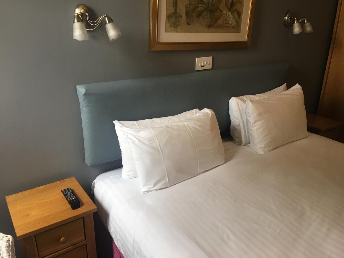 Winston Manor Guesthouse Rooms Churchill  Bagian luar foto