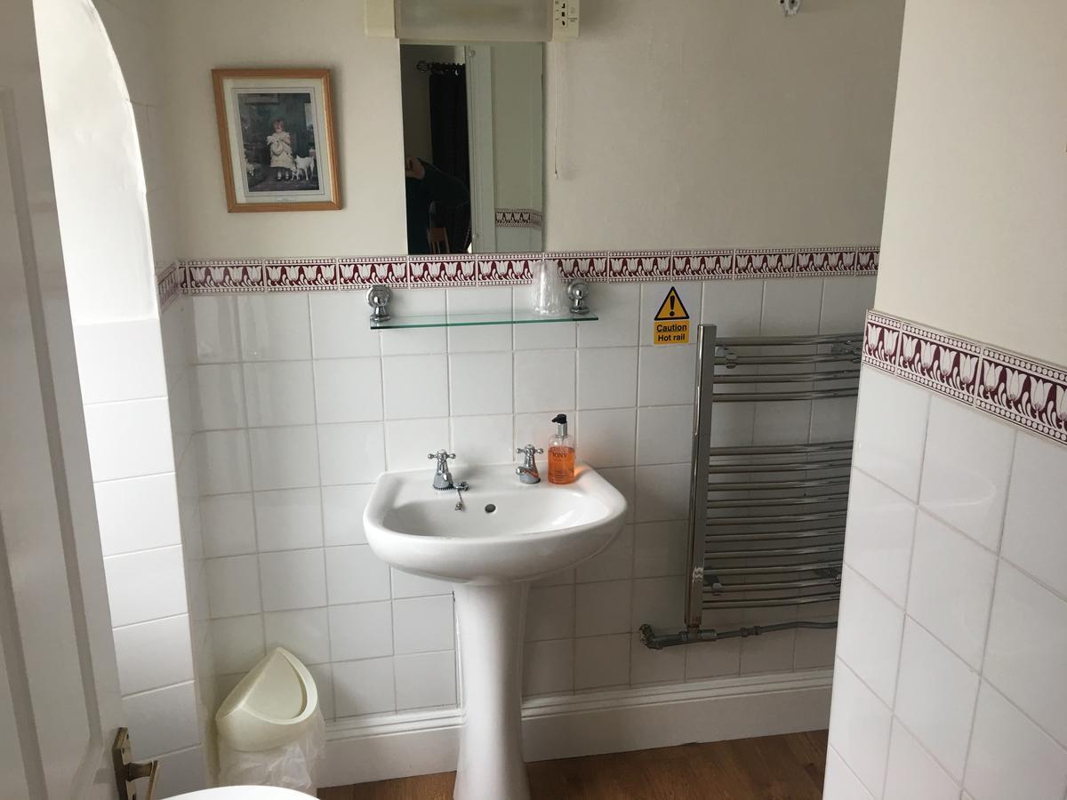 Winston Manor Guesthouse Rooms Churchill  Bagian luar foto