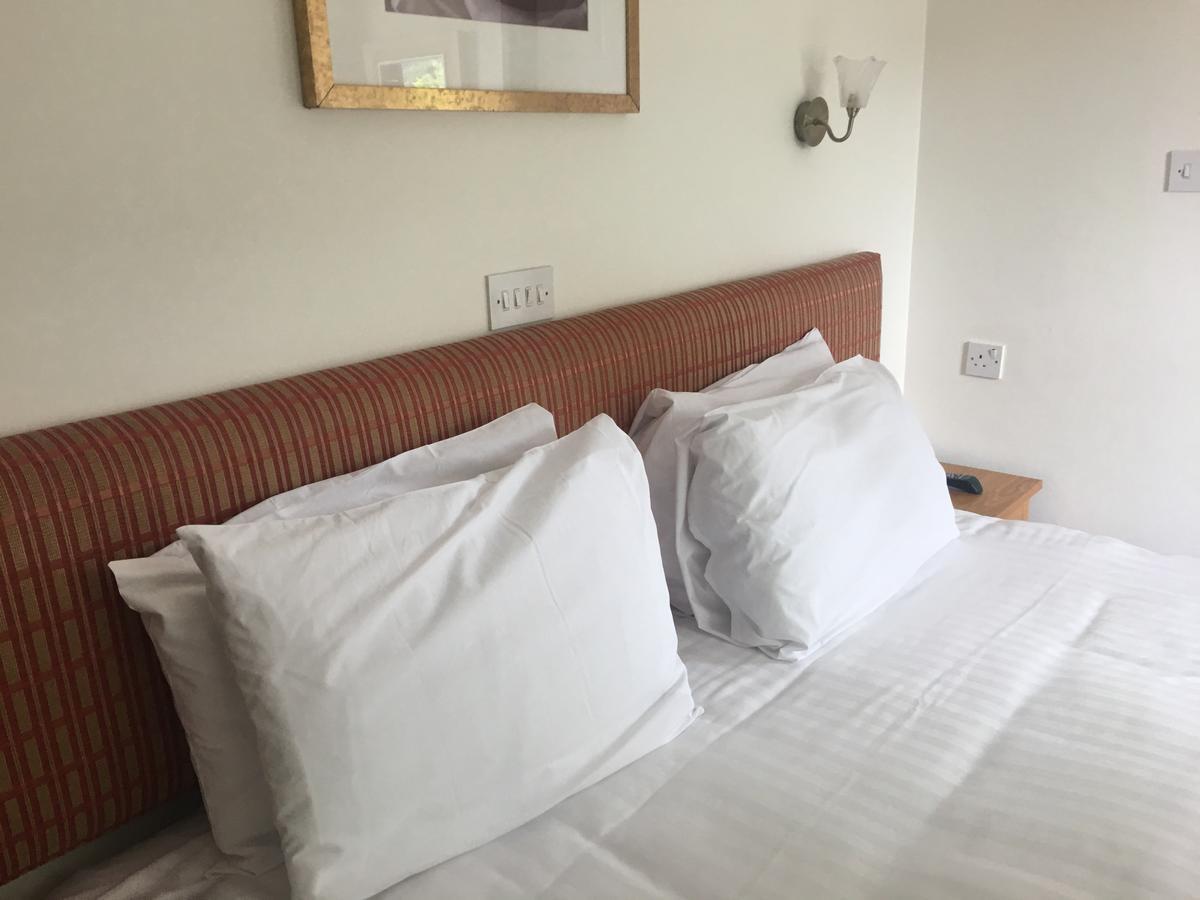 Winston Manor Guesthouse Rooms Churchill  Bagian luar foto