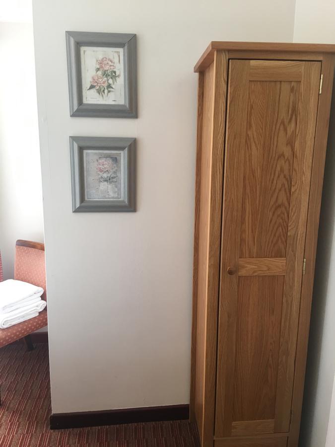Winston Manor Guesthouse Rooms Churchill  Bagian luar foto