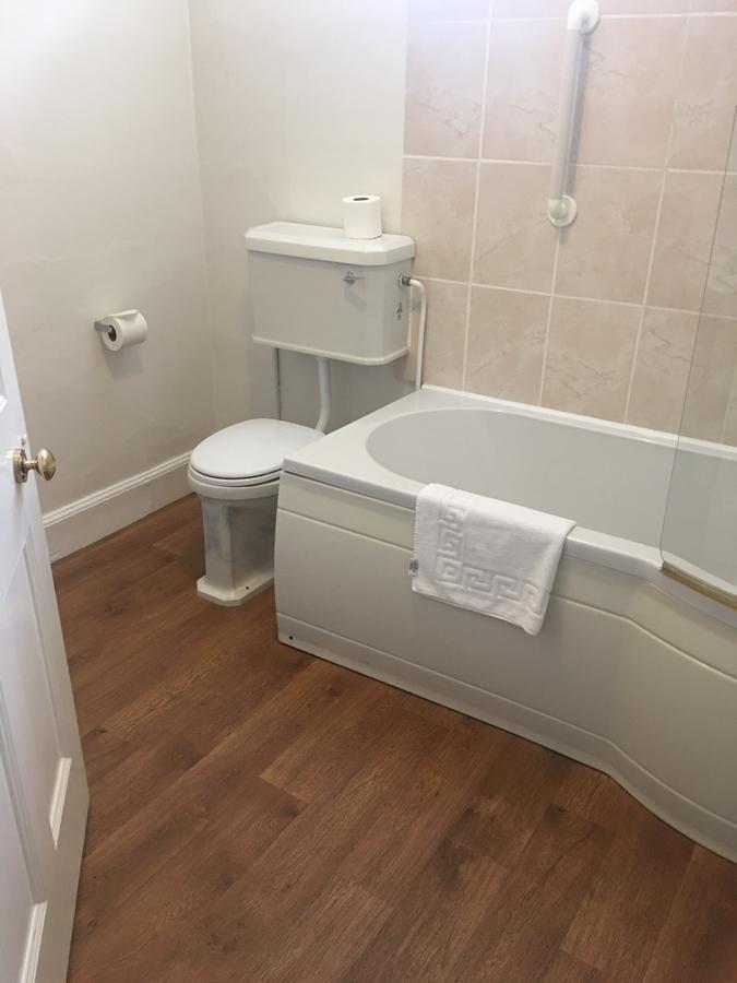 Winston Manor Guesthouse Rooms Churchill  Bagian luar foto