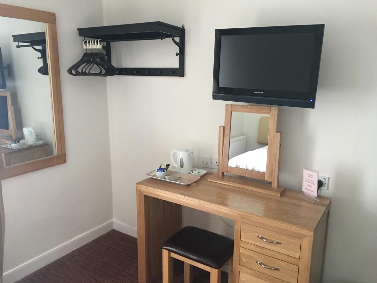 Winston Manor Guesthouse Rooms Churchill  Bagian luar foto