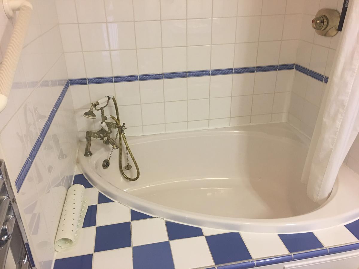 Winston Manor Guesthouse Rooms Churchill  Bagian luar foto