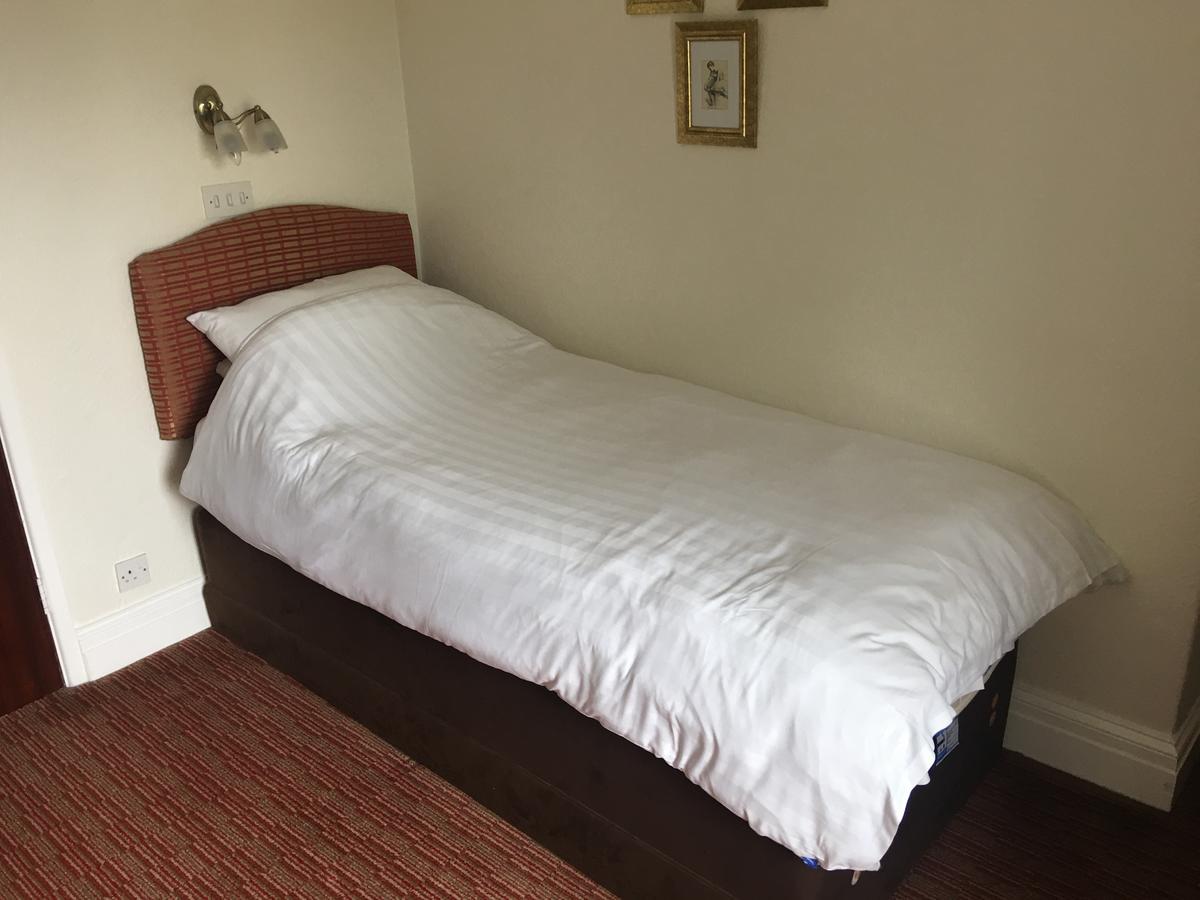 Winston Manor Guesthouse Rooms Churchill  Bagian luar foto