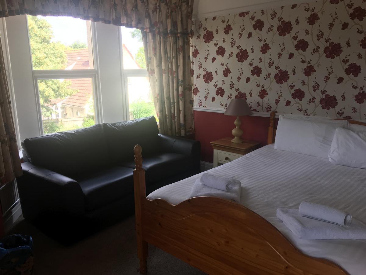 Winston Manor Guesthouse Rooms Churchill  Bagian luar foto