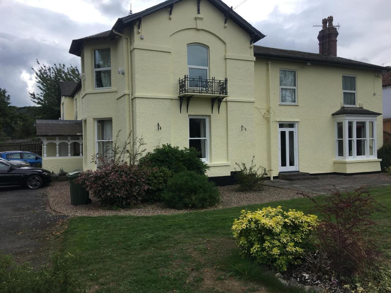 Winston Manor Guesthouse Rooms Churchill  Bagian luar foto